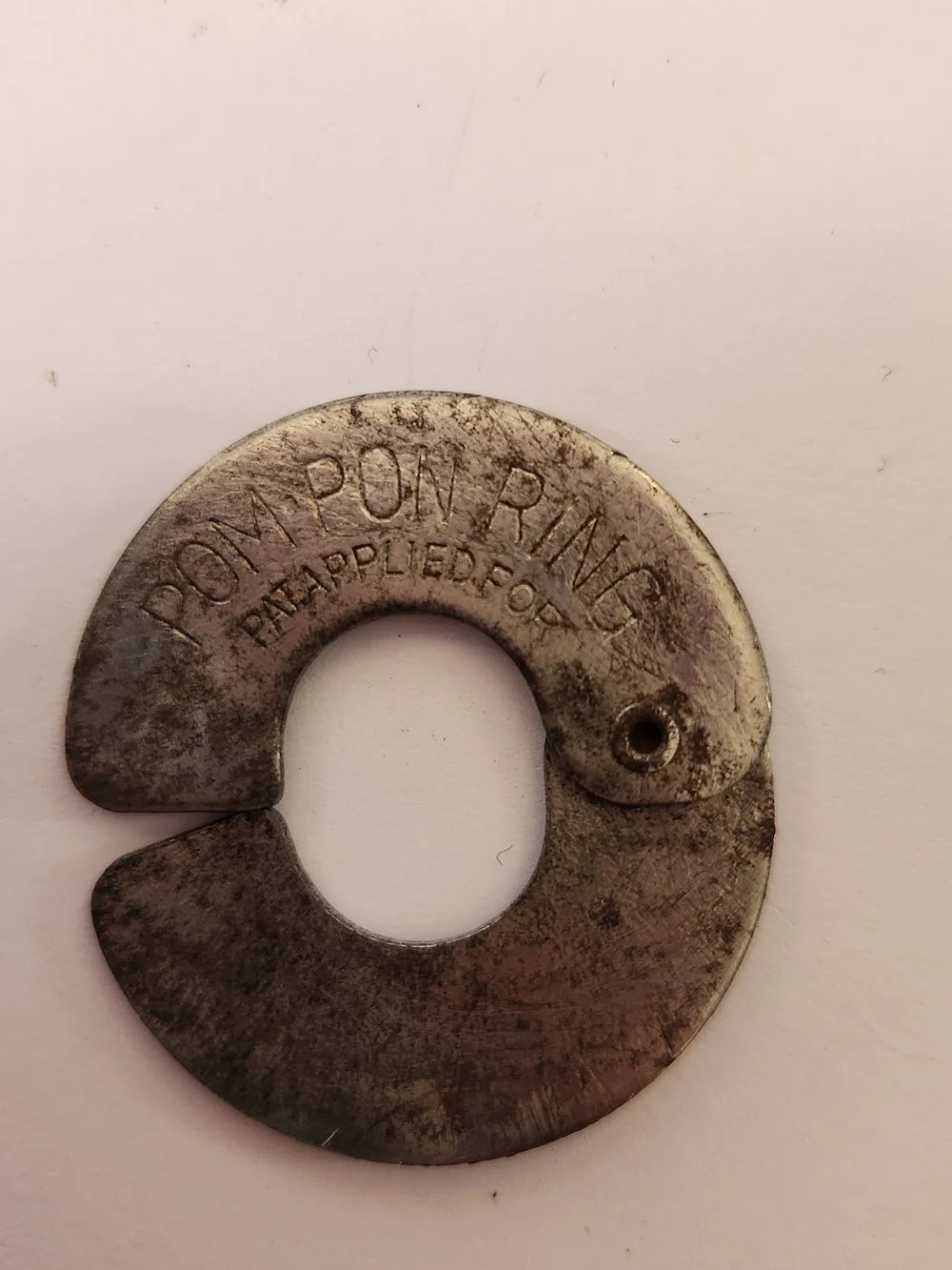 Pom-pon vintage metal
